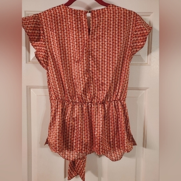 Forever 21 peplum style patterned blouse Size M. - Picture 4 of 4